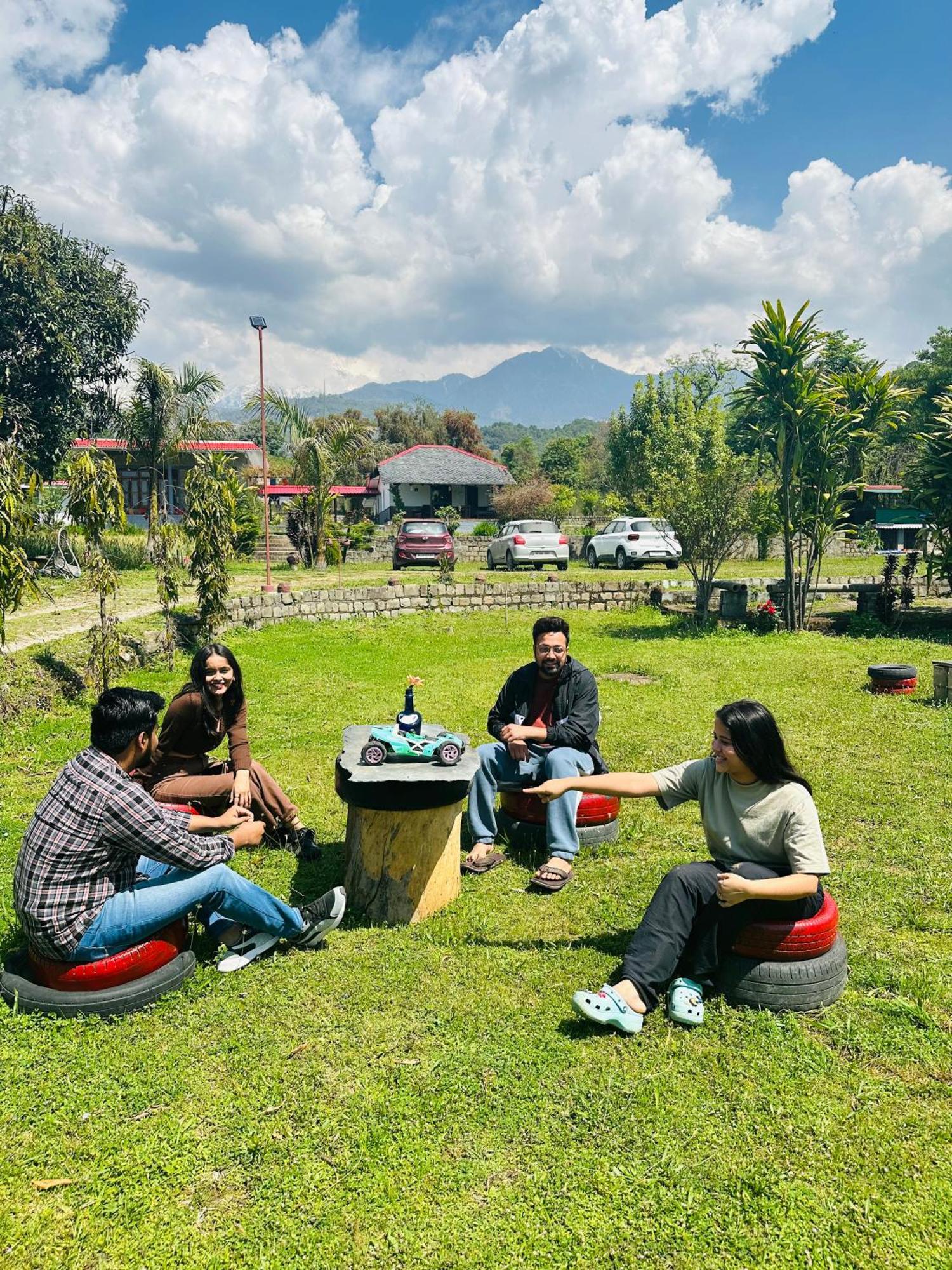 Dreamwoods A Travellers Farm Hostel Dharamshala Ngoại thất bức ảnh