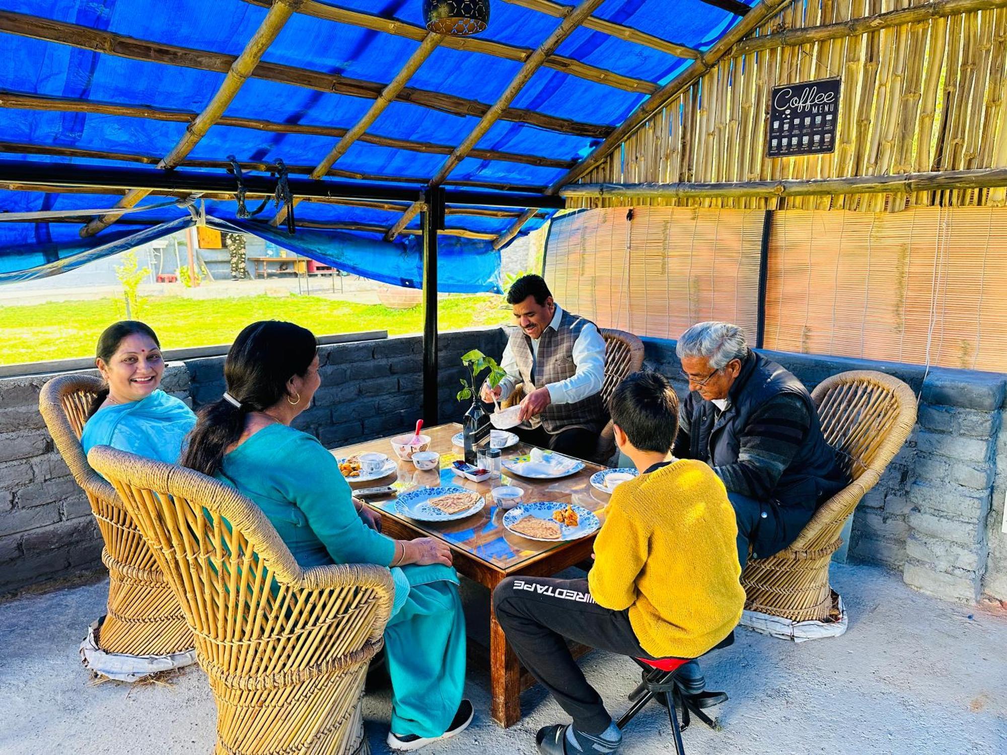 Dreamwoods A Travellers Farm Hostel Dharamshala Ngoại thất bức ảnh